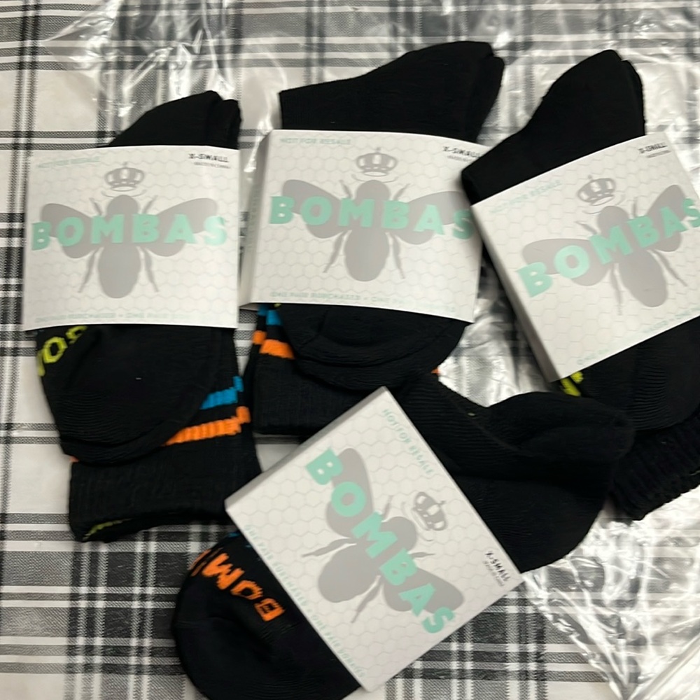 4 pairs bombas socks size small